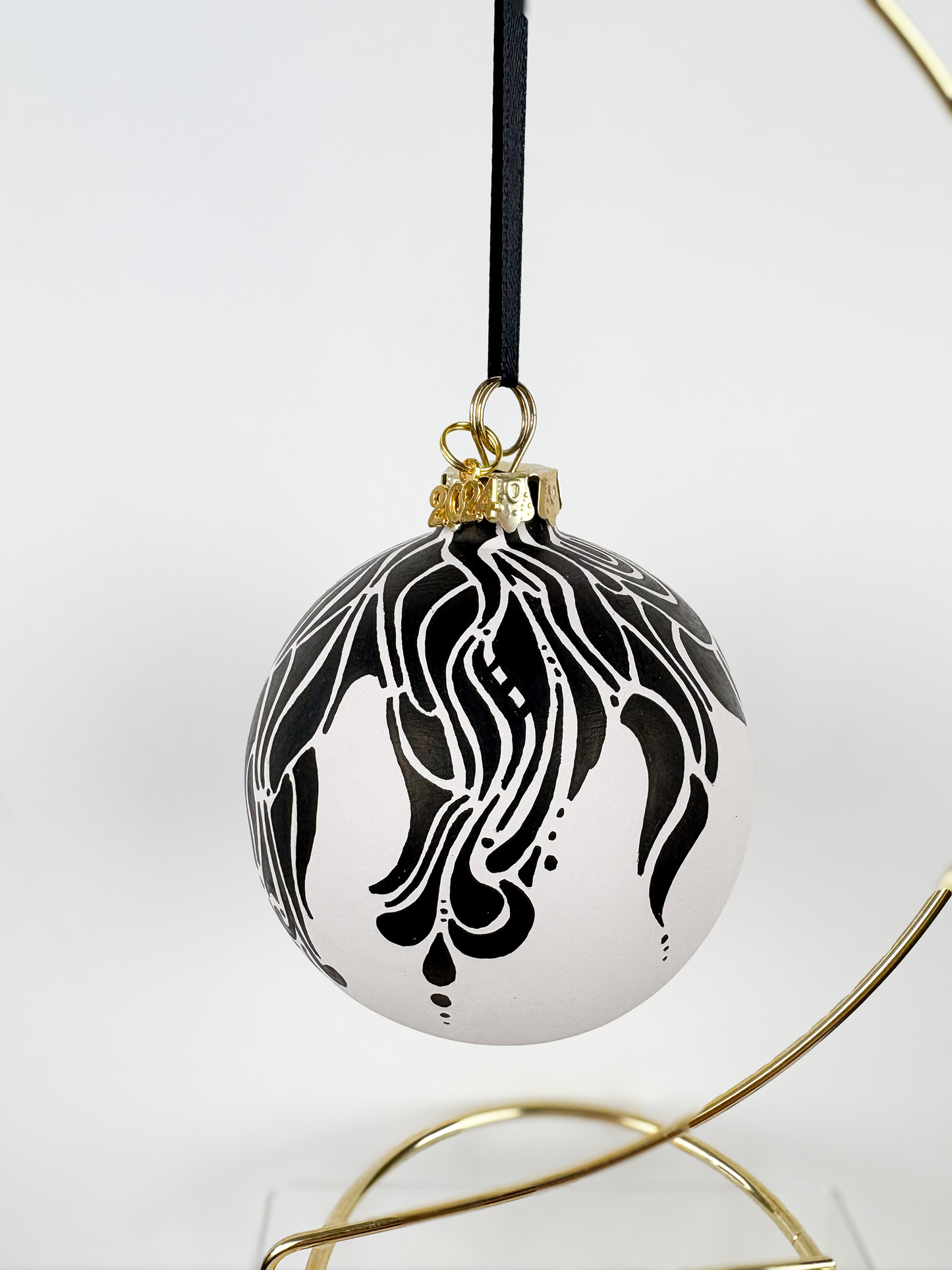 Black-on-White Ornament