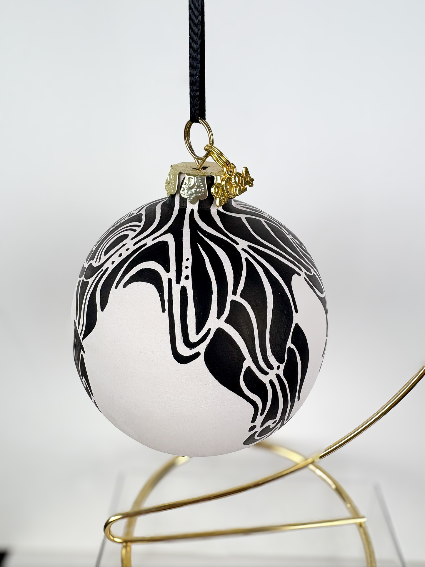 Black-on-White Ornament